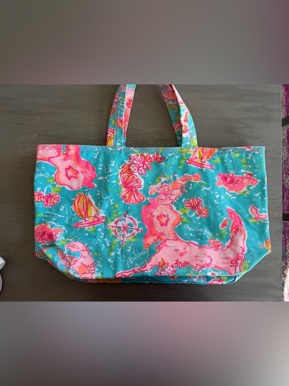 Lilly Pulitzer palm beach tote Cape and Islands 2017. RARE HTF - Picture 5 of 14